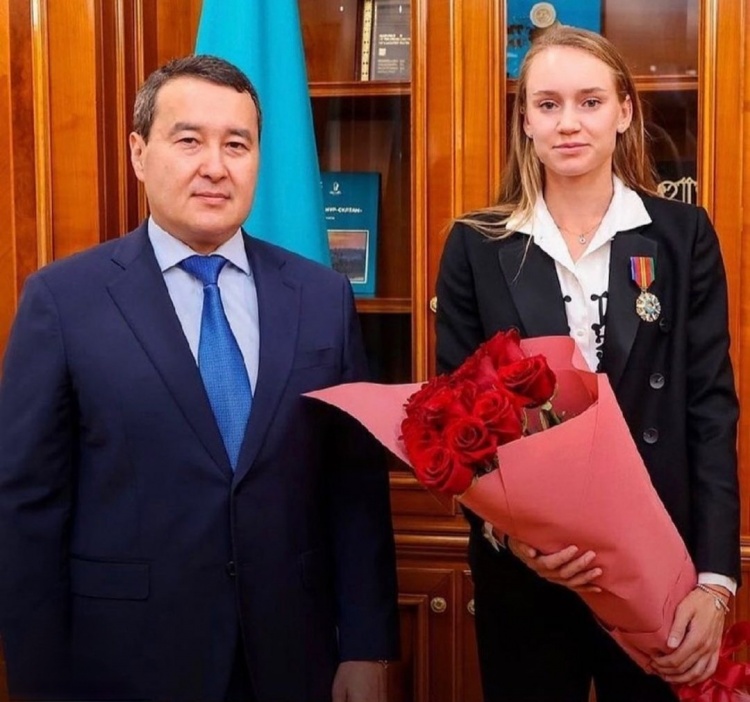 激烈争论 激烈争论