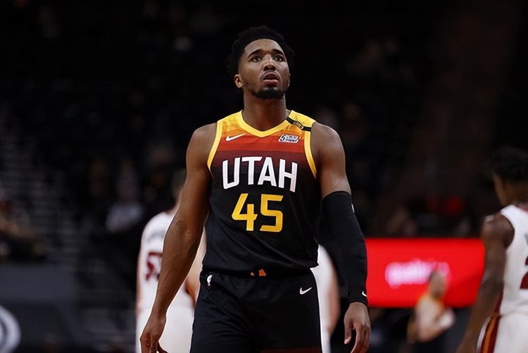 的情节恰恰 的情节恰恰