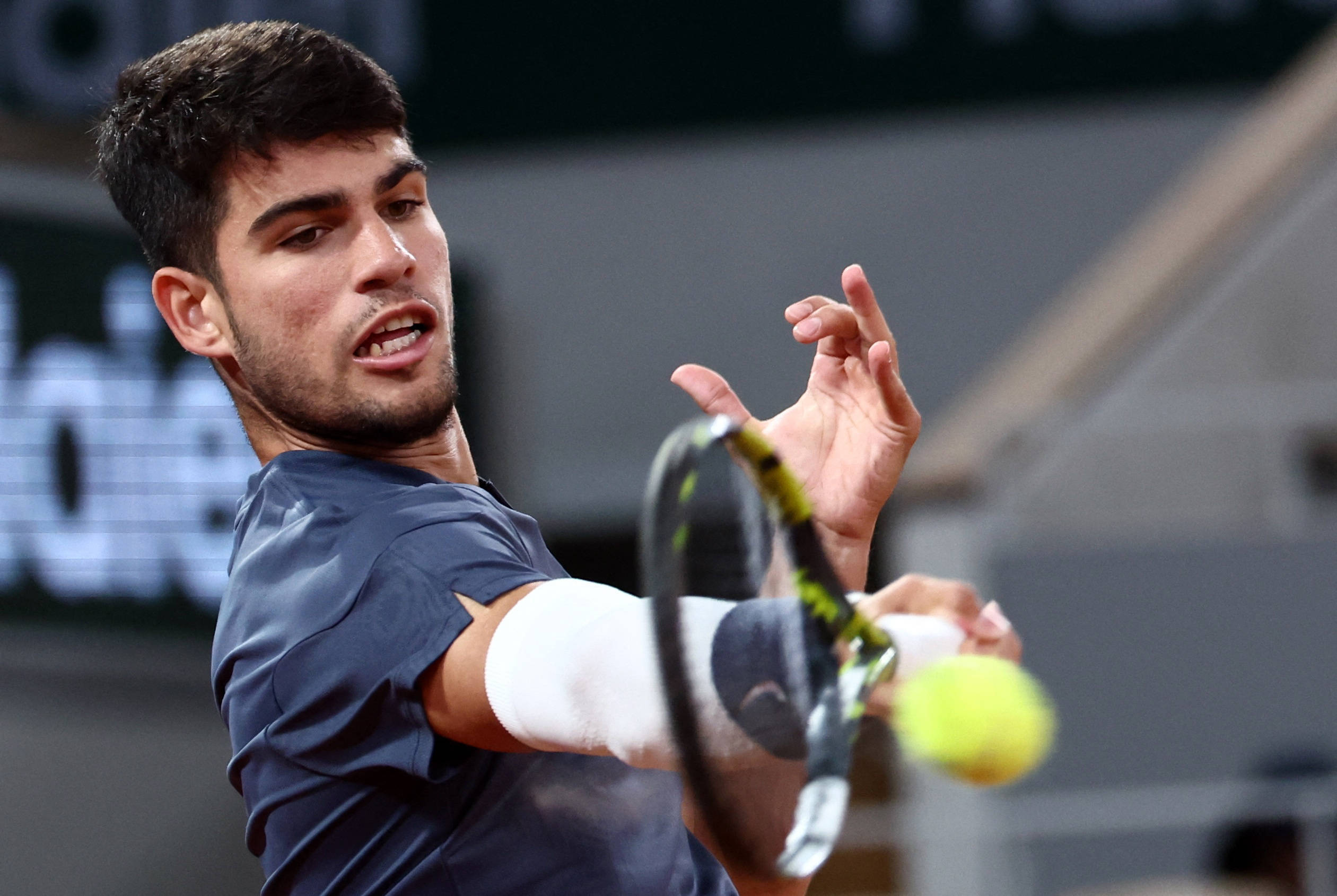 晨与深夜的 晨与深夜的